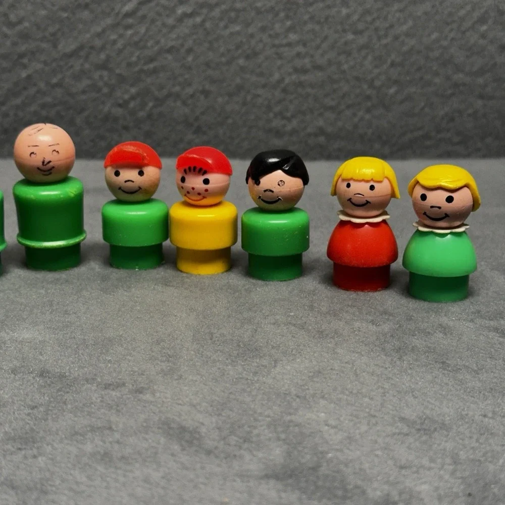 Lot of 10 Vintage of Assorted Fisher Price Little People Figures Plastic